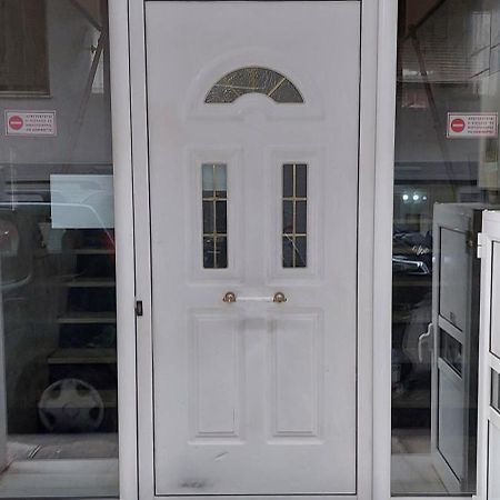 Elegant & Charming Apt. In The Hilton Area Apartment Athena Bagian luar foto