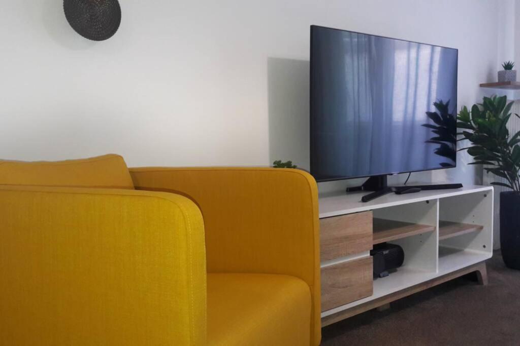 Elegant & Charming Apt. In The Hilton Area Apartment Athena Bagian luar foto