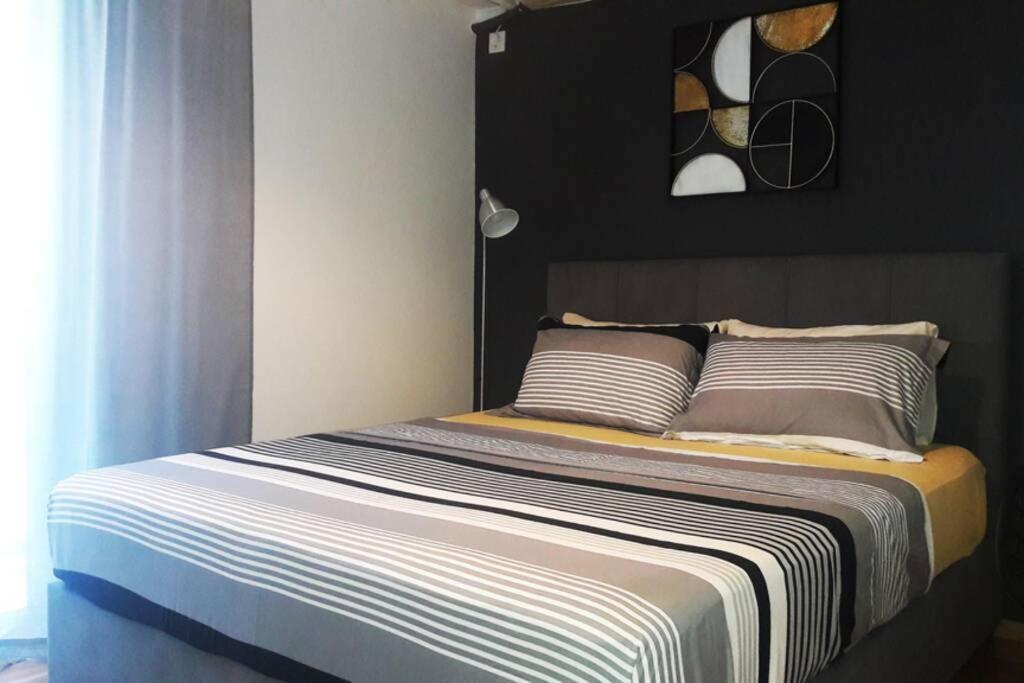 Elegant & Charming Apt. In The Hilton Area Apartment Athena Bagian luar foto