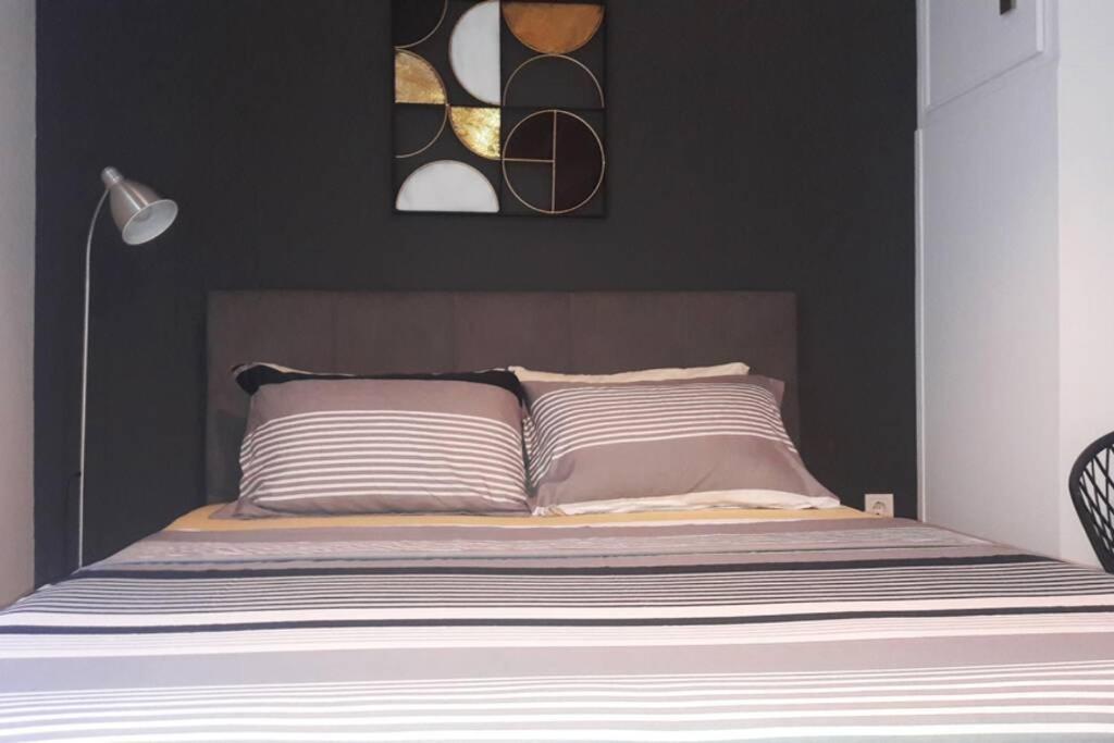 Elegant & Charming Apt. In The Hilton Area Apartment Athena Bagian luar foto